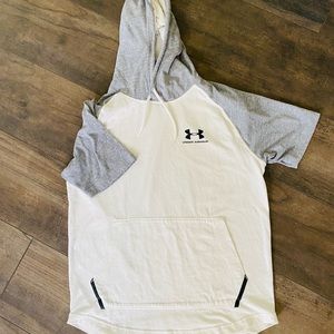 Men’s shirt sleeved hoodie. Under Armor size small.